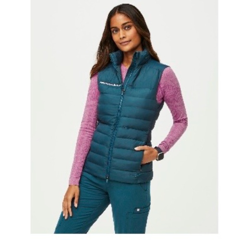 Figs Women's Caribbean Blue On-Shift Packable - Puffer Vest